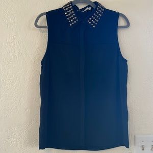 Chloe K (not a khardasian) sleeveless stud button up